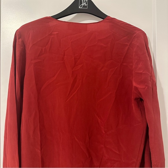 Charli Rust Red 100% Silk V-neck Flowy Blouse Size 4 Women’s - Picture 9 of 9
